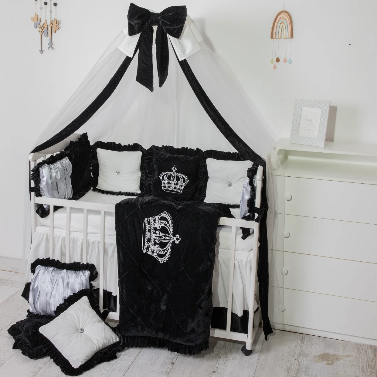 Luxury Black & White Baby Crib Bedding Set – Crown - Image 3